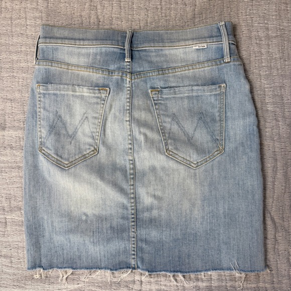 MOTHER The Sacred Mini Fray Denim Skirt Size 26 Light Wash Distressed - Picture 2 of 10